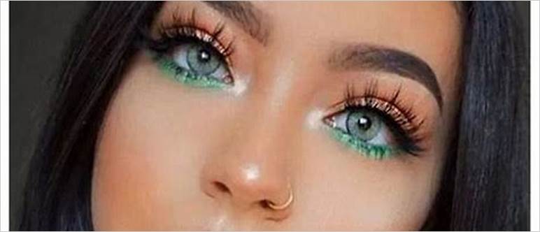 Green eyeshadow makeup